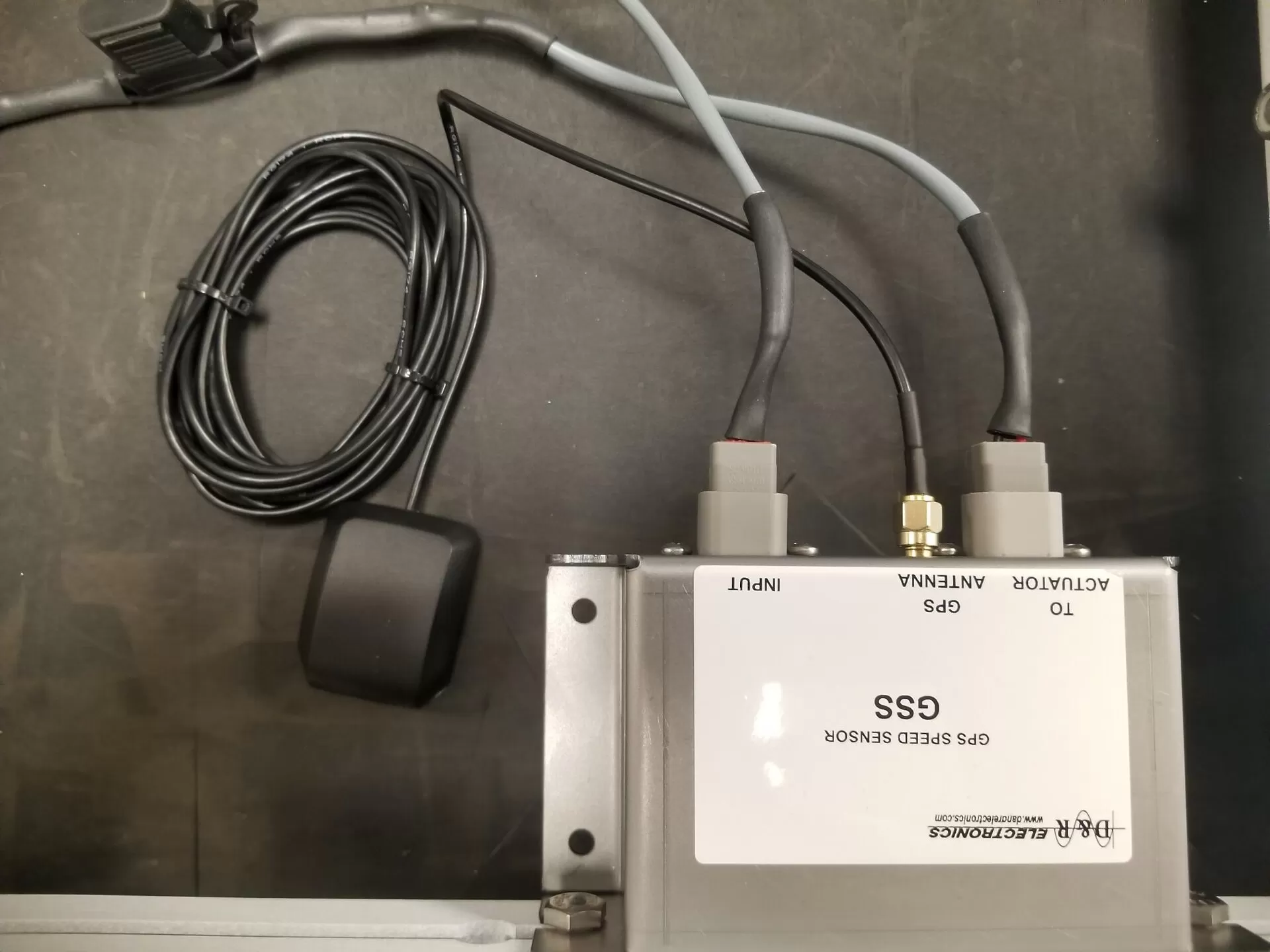 GPS Antenna for roof mounting - D and R Electronics
