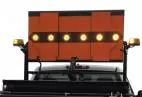 Bar mode with six amber lamps lit in a row across the centre of the reflective panel