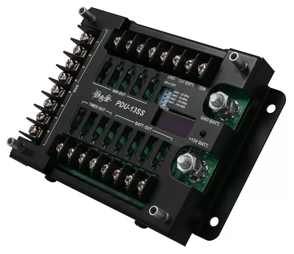 Fuse positions left empty, seen from the input end with spade terminals down the left-hand edge